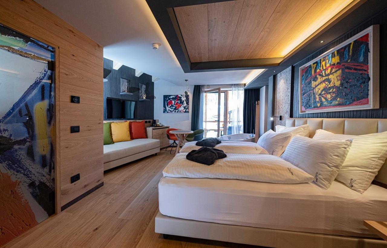 Locanda Degli Artisti Art Hotel Canazei Eksteriør billede