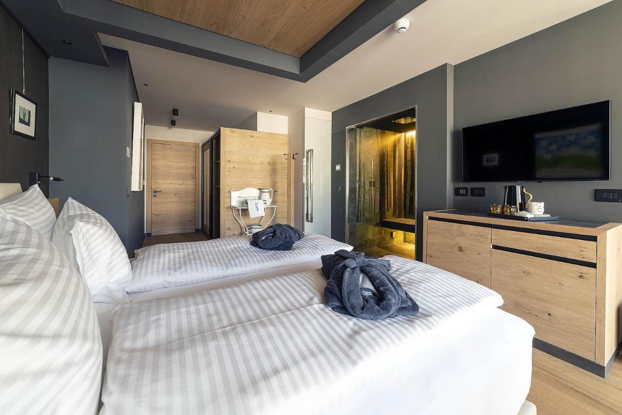 Locanda Degli Artisti Art Hotel Canazei Eksteriør billede