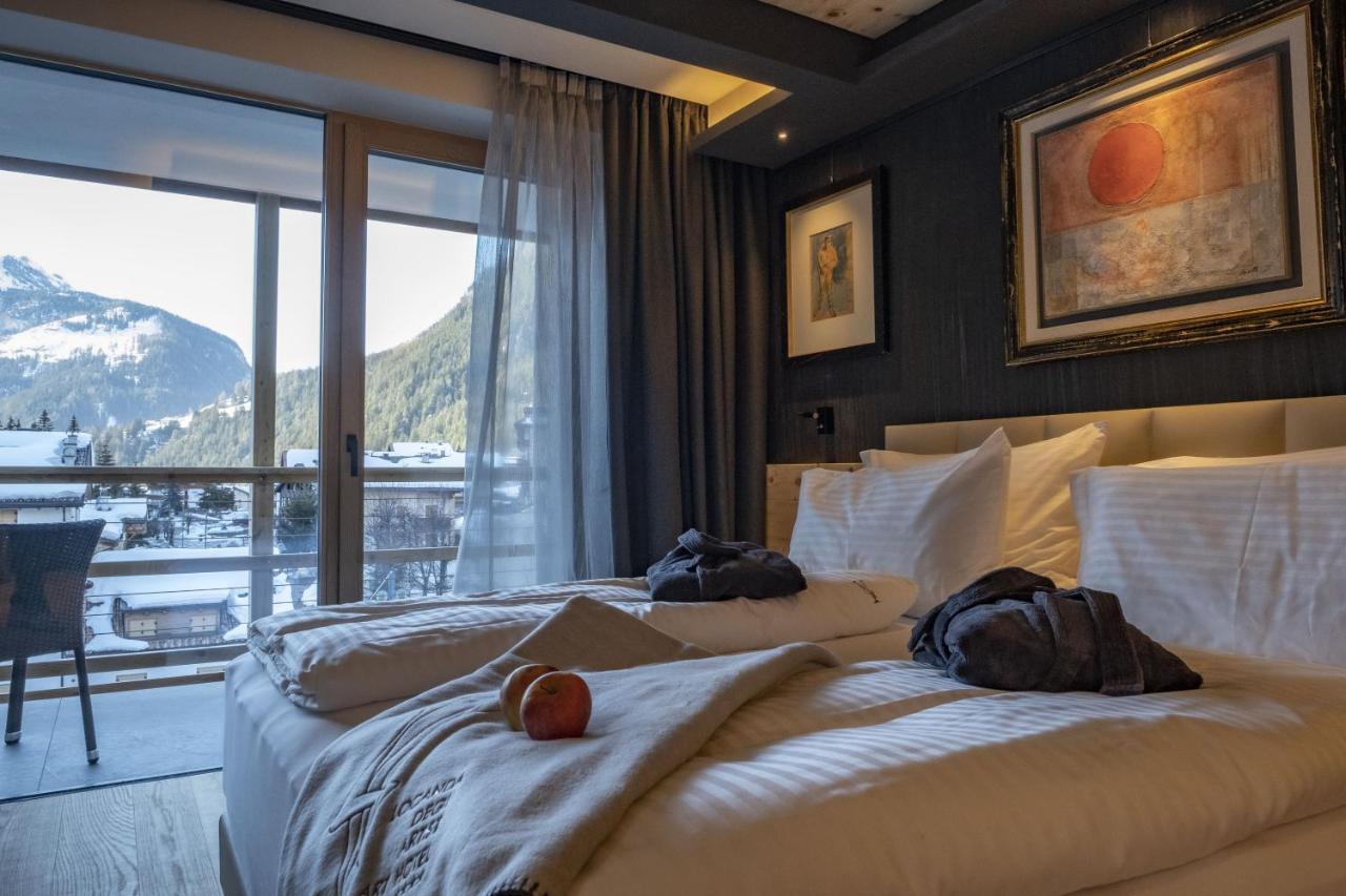 Locanda Degli Artisti Art Hotel Canazei Eksteriør billede